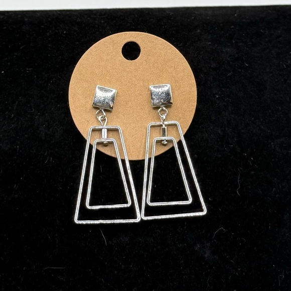 Avon "Sweet Whispers" Silver Tone Triangular Geometric Shape Dangle Earrings - Picture 1 of 2